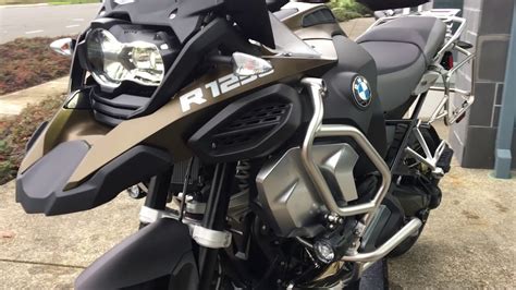 Optional extras such as the comfort and touring package with adaptive cruise control, hand protectors and case holders provide extra comfort on long tours. 2019 BMW R1250GS Adventure Exclusive Style - Kalamata ...