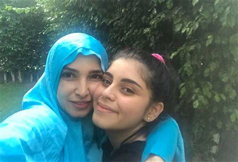 مسلسل نسل الاغراب الحلقة 8 الثامنة. بالصور- روجينا بالحجاب برفقة ابنتها وشقيقتها في صلاة العيد ...