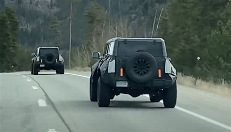 VIDEO Multiple Bronco Warthogs On The Road With Closeups TFL