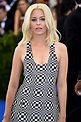 Elizabeth Banks at MET Gala in New York 05/01/2017 • CelebMafia