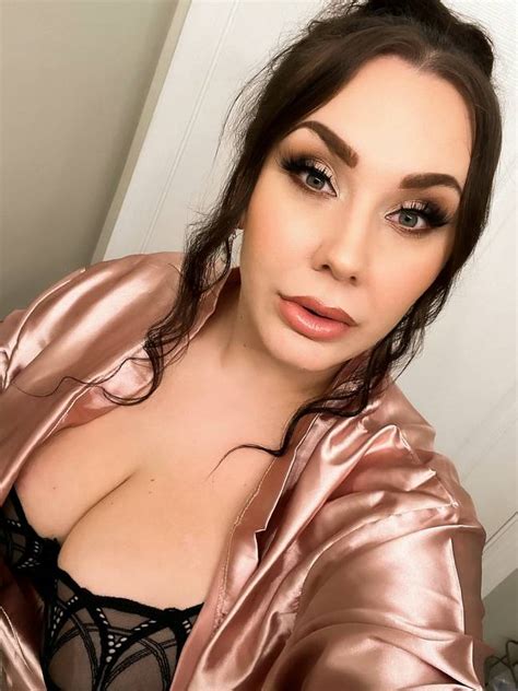 Model Has Rent Doubled After Landlord Finds Out How Much She Made On Onlyfans