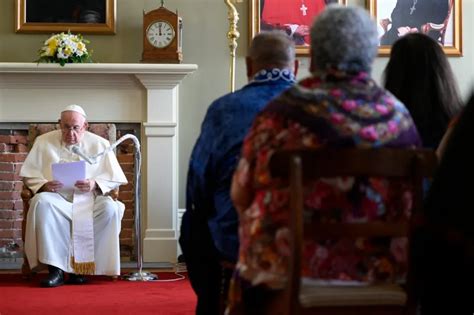 Pope Francis Praises Canada’s Indigenous People As He Departs Québec