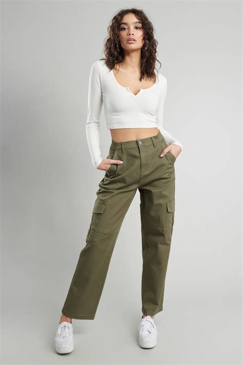 Green Pants Outfit Cargo Outfit Green Cargo Pants Outfit Street Style Cargo Pants Women