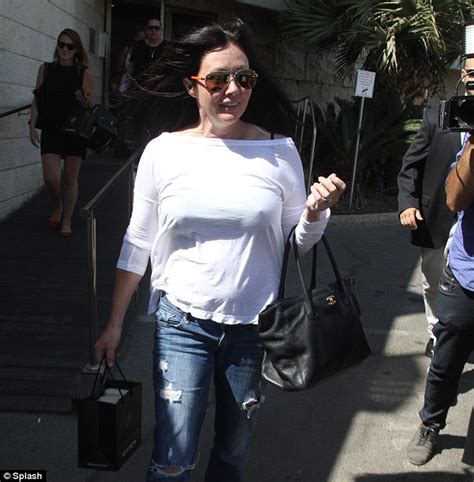 Shannen Dohertys 911 Call Revealed After Fan Threatens To Commit Suicide On Twitter Daily