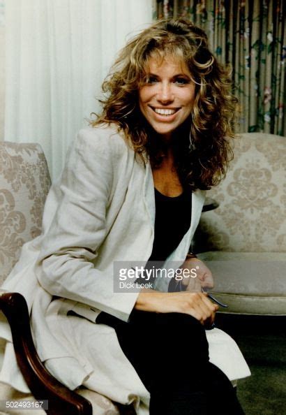 Carly Simon Undated Photo Beautiful Smile Long Wavy Hair Sitting Seated Off White Oyster