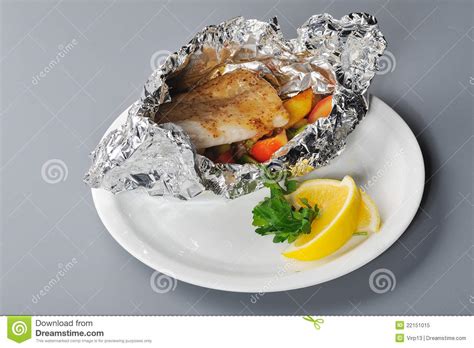 Broccoli breadcrumb baked salmon with butternut squash noodleskitchenaid. Baked fish in foil stock image. Image of fish, herb ...