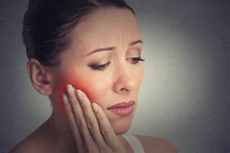 Should You See An Emergency Dentist For Facial Swelling