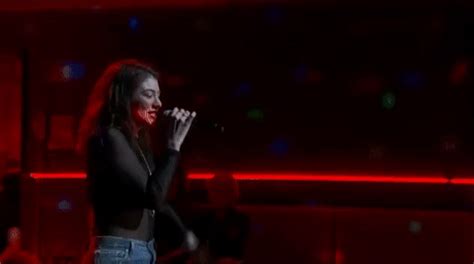 Lorde Gif By Billboard Music Awards Find Share On Giphy