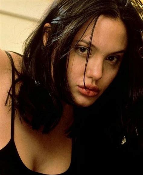 Pin By Anon¥mouvmpir€ On Angelina Jolie Angelina Jolie 90s