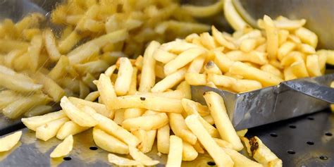 Homemade french fries are crazy delicious. मैक्डोनाल्ड स्पेशल फ्रेंच फ्राइज रेसिपी बनाये घर में ...