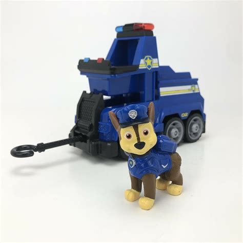 Paw Patrol Chases Ultimate Rescue Police Cruiser Lifti