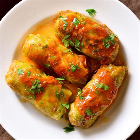 Go Bki Polish Stuffed Cabbage Rolls With Tomato Sauce