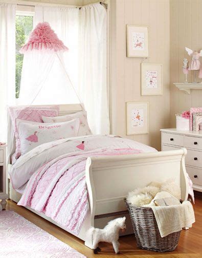 Tap this pin to find paint colors perfect for a growing kid's bedroom. Girls Bedroom. Pottery Barn Kids | Dormitorios