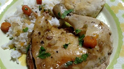 Cook on low for 6 hours or until chicken is shreddable. Hot Southern Mess: Crockpot Chicken and Gravy