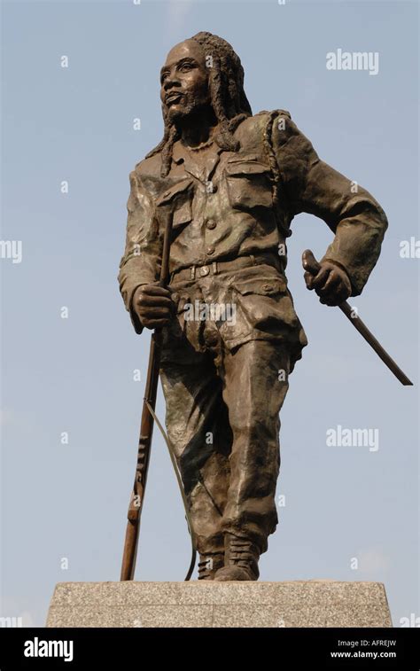 Statue Von Dedan Kimathi Freiheitskämpfer Nairobi Kenia In Ostafrika