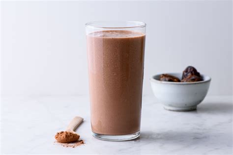 Protein before bed has been shown to promote effective protein digestion and absorption, increasing the bioavailability of amino acids for greater muscle protein synthesis. The Benefits of Having a Protein Shake Before Bed