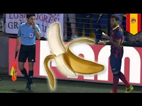Dani Alves Eats Banana Thrown By Racist Fan Support For Alves Goes Viral Video Dailymotion