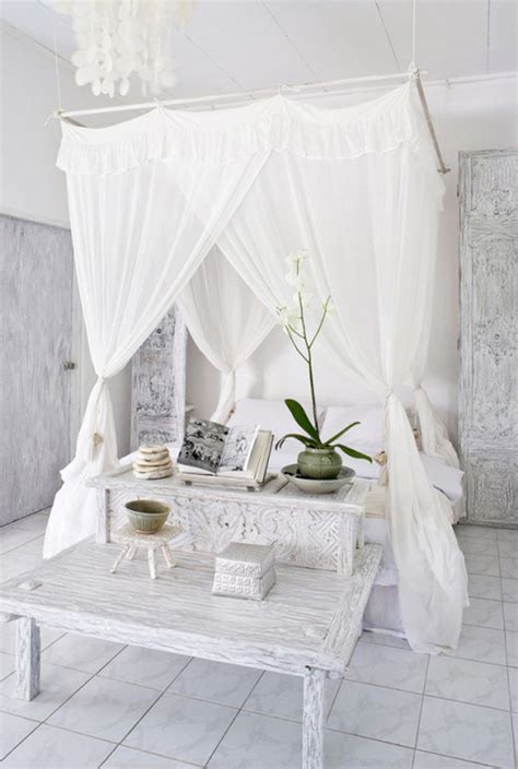 Discover the best designs of 2021 here and create the perfect place for relaxing. moroccan-canopy-bed-design | HomeMydesign