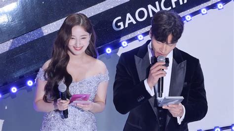 Kim jong kook (born april 25, 1976) is a south korean singer and tv personality. 모모랜드 MOMOLAND 낸시 Nancy, ,김종국 Kim Jongkook (Turbo) 진행 MC ...
