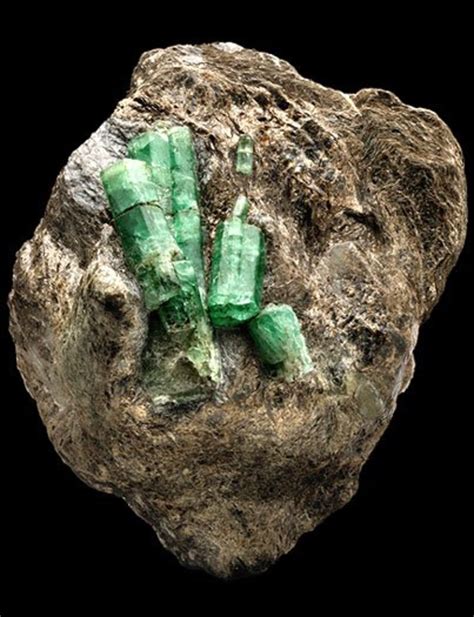 Emeralds Facts History And Legendary Gems Bellatory