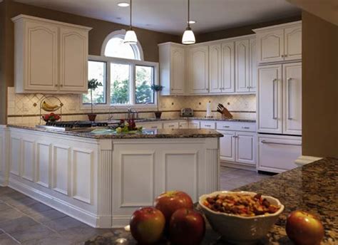White is still the most popular color as it has been for at least five years or so. 19 Antique White Kitchen Cabinets Ideas with Picture BEST | Refacing kitchen cabinets ...