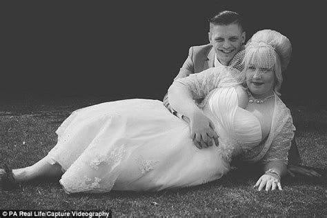 size 20 bride too fat to walk down the aisle sheds 6 stone daily mail online