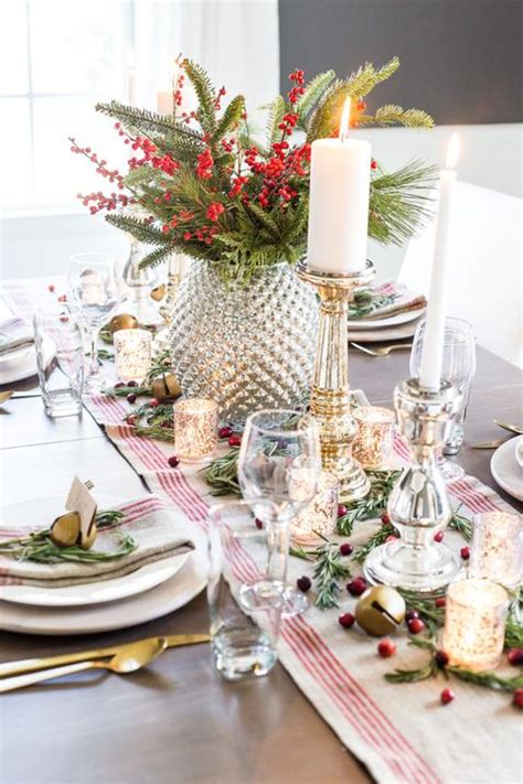 From stunning christmas centerpieces to place settings and beyond, our table decorations are sure to sparkle. 53 Best Christmas Table Settings - Decorations and ...