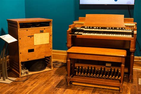 Hammond Electric Organ Model B3 Schubert Club