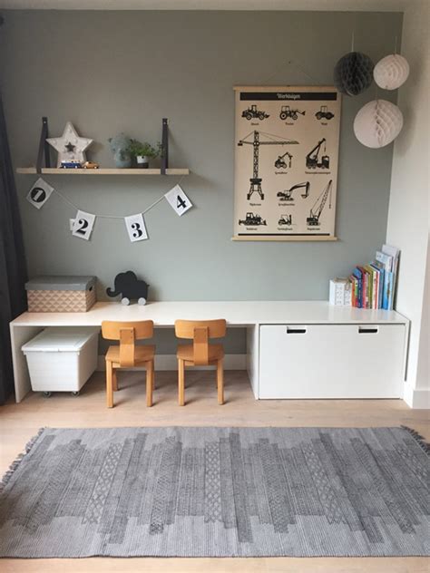 Kids desks with drawers help keep the desktop clutter to a manageable level. 5 Beautiful Kid's Desks for a Children's Room - Petit & Small