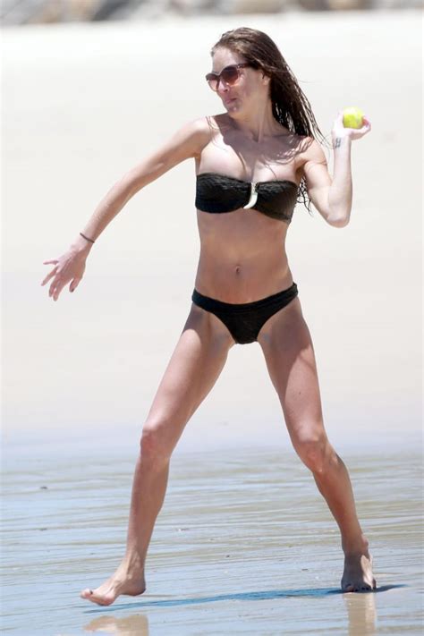 Celebrity Big Brother’s Nikki Grahame Shows Off Slim Bikini Body With Tim Dormer In Australia