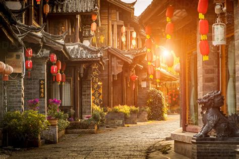 Old Town Of Lijiang At Sunrise Yunnan China Stock Photo