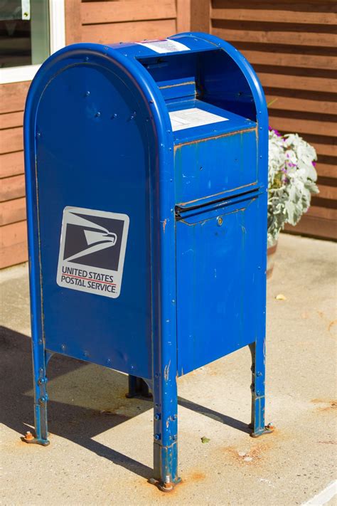 Dropbox And Blue Mailbox Finder Mailbox Usps Mailbox Mail Drop Box