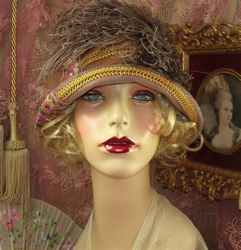 1920s Vintage Style Gatsby Lt Brown Lav Embroidered Feather Cloche