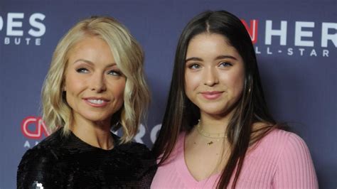 Kelly Ripas Teenage Daughter Is All Grown Up Next To Mom On The Red Carpet