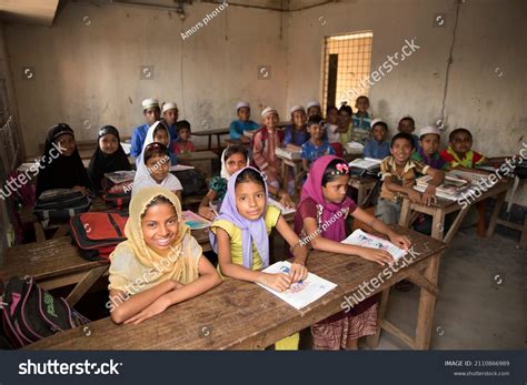 60 Bangladeshi School Girl Images Stock Photos And Vectors Shutterstock