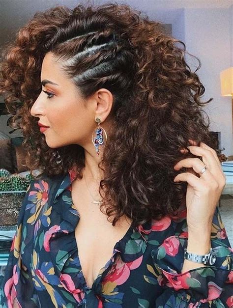 40 Trendy Curly Hairstyles For Women Curly Hair Styles Naturally