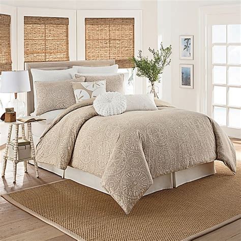 Beddinginn.com has a large of classy and stylish selections comforter sets you can choose.new arrival keep update on comforter sets and you can purchase the latest trending fashion items. Coastal Life Melbourne Comforter Set | Bed Bath and Beyond ...