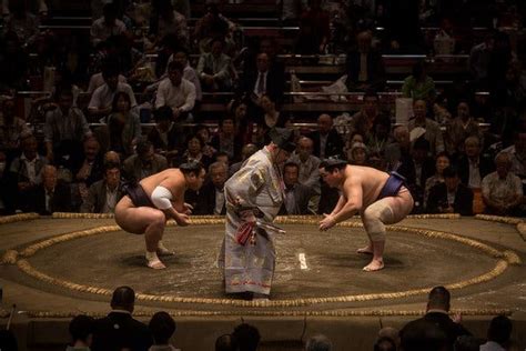 Women Barred From Sumo Ring Even To Save A Mans Life The New York Times