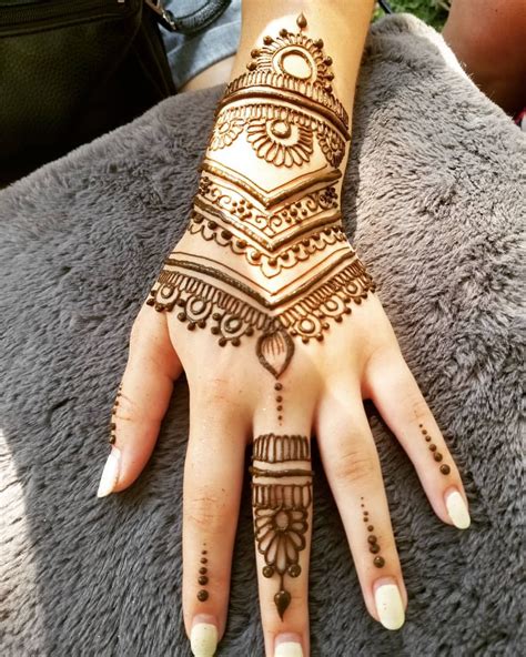 henna-design-beautiful-henna-designs,-henna,-hand-henna
