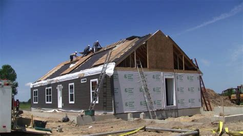 On average, building a home can take from three to seven months, depending on size, but it's not uncommon for it to take nearly a year if any delays happen along the way. Time Lapse of new modular home being built - YouTube