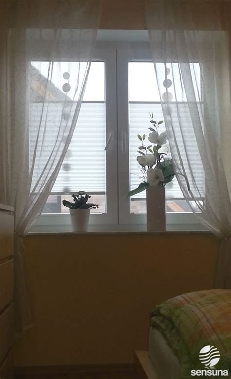 sensuna® Plissee Gardinen am Schlafzimmer Fenster / sensuna® pleated