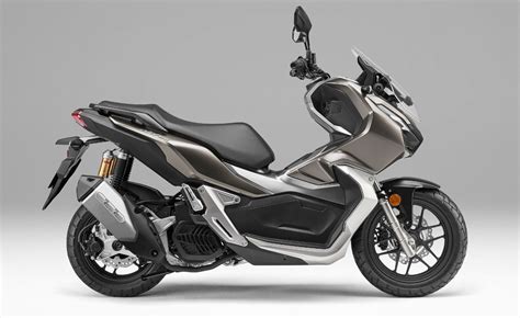 The adv 150 comes with disc front brakes and disc rear brakes along with abs. 2020 Honda ADV 150
