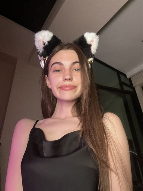 Tw Pornstars Hollybunny Twitter Guys Days Ago I Removed More Teeth And My Jaw Still