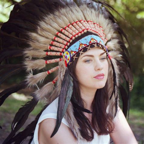 Beautiful Indian Woman Headdress See More Ideas About Indian Headdress Headdress Native