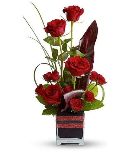 Lovely Rose Arrangement Ideas For Valentines Day 20 Pimphomee
