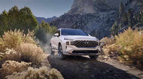 When combined with its decent fuel economy, this suv gets a lot of city and highway miles in. 2021 Hyundai Santa Fe Trim Levels | Lynnes Hyundai