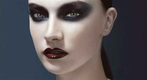 Hair & make up by @cotrilspa per l'attrice e modella spagnola @rociommorales in copertina sul… Tangerine: Halloween 2014 make up, nail art e sangue finto ...