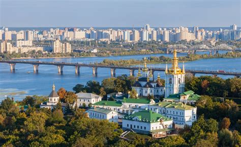 Kiev'de taksiyi rahat bir şekilde kullanmak için ukrayna taksi uygulamalarını indirmenizi öneririm. Ukrayna Gezi Rehberi: Ukrayna'ya Gideceklere Tavsiyeler