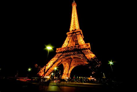 72 Eiffel Tower At Night Wallpaper On Wallpapersafari