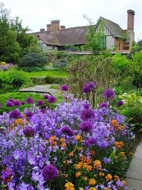 35 Beautiful Small Cottage Garden Ideas For Backyard Inspiration
